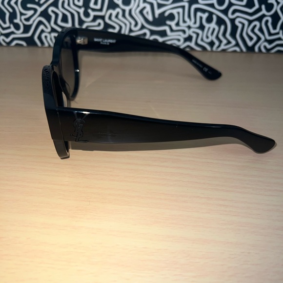 Saint Laurent Round/Oval Sunglasses - Picture 7 of 12